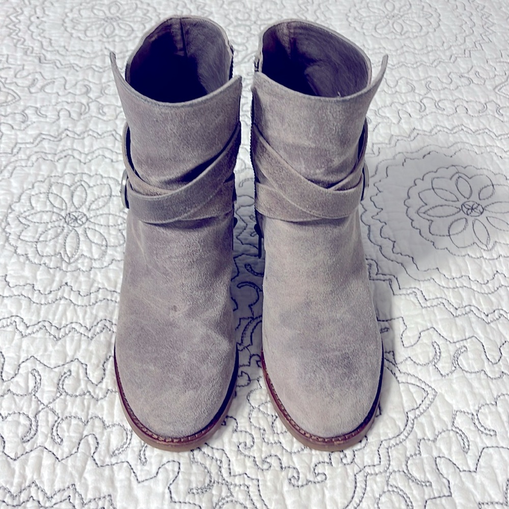 Johnston & Murphy Gray Suede Booties